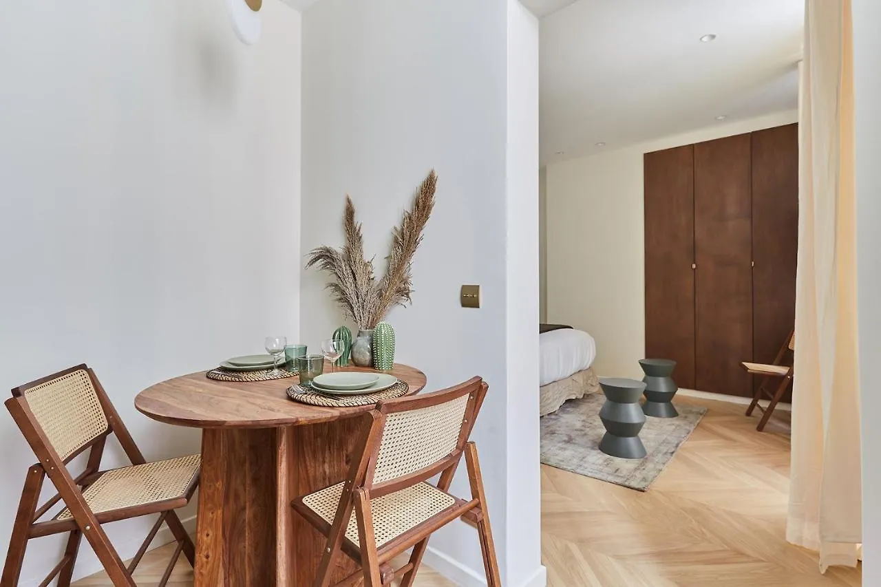 Apartment Champs Elysee Bu Studio Prestige Paris